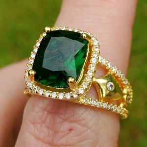 Nefertiti's Golden Treasure Emerald Ring Size 7